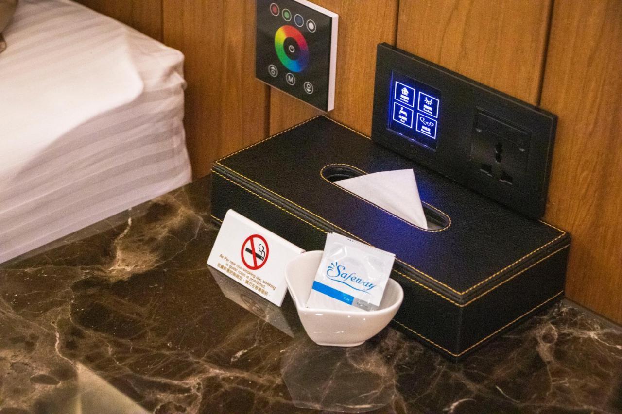 Fifth Avenue Motel 台中市 エクステリア 写真