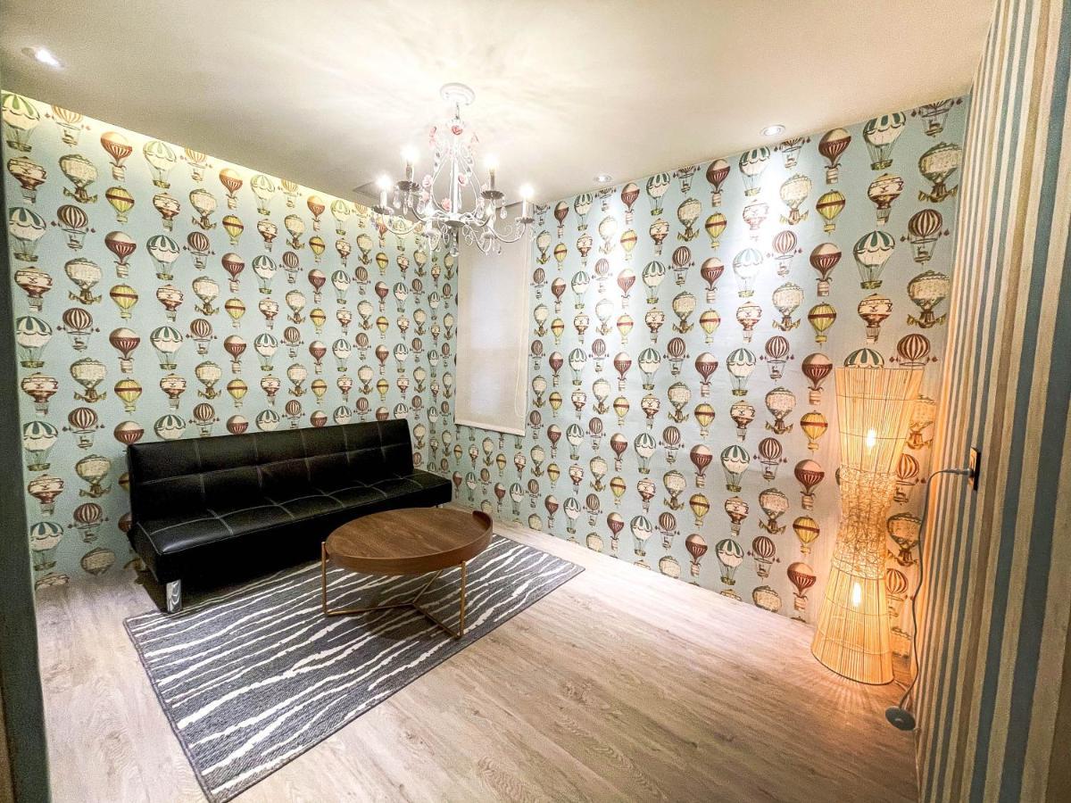Fifth Avenue Motel 台中市 エクステリア 写真